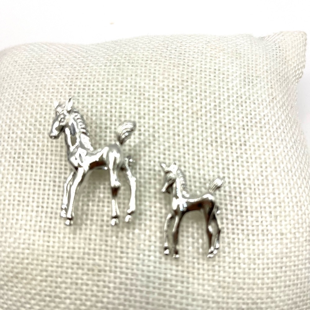 2 Silver Tone Horse Brooches Equestrian Foal Pony Ponies Scatter Pins Rodeo